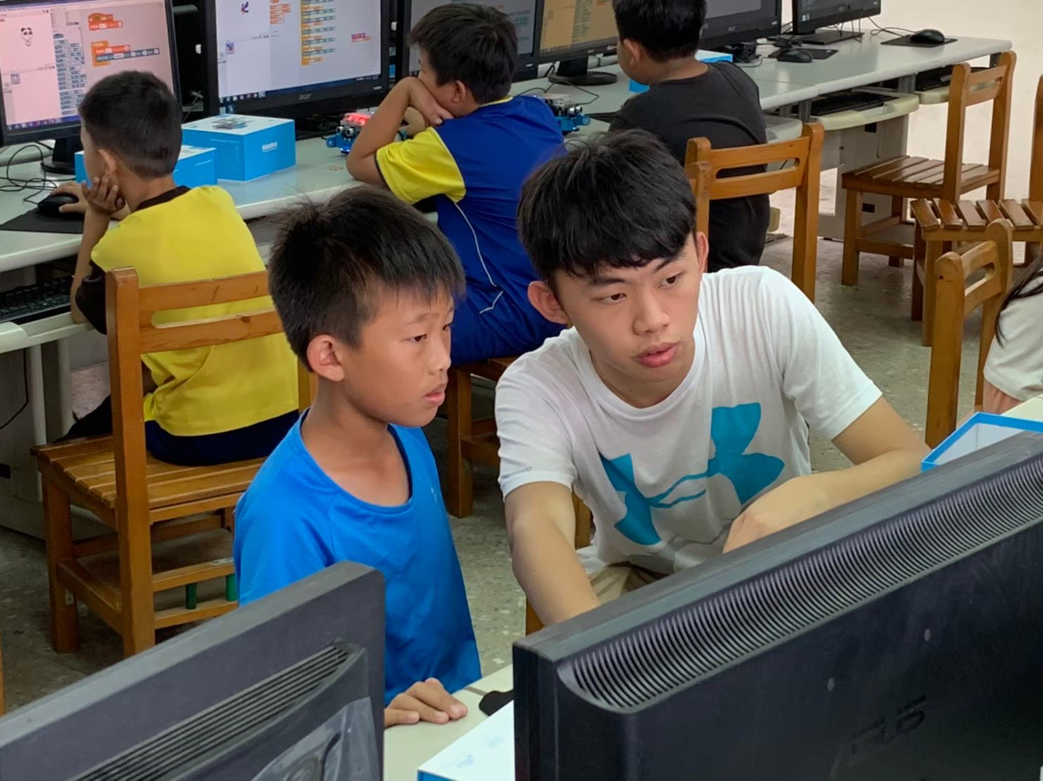 Robotics workshop photo 1